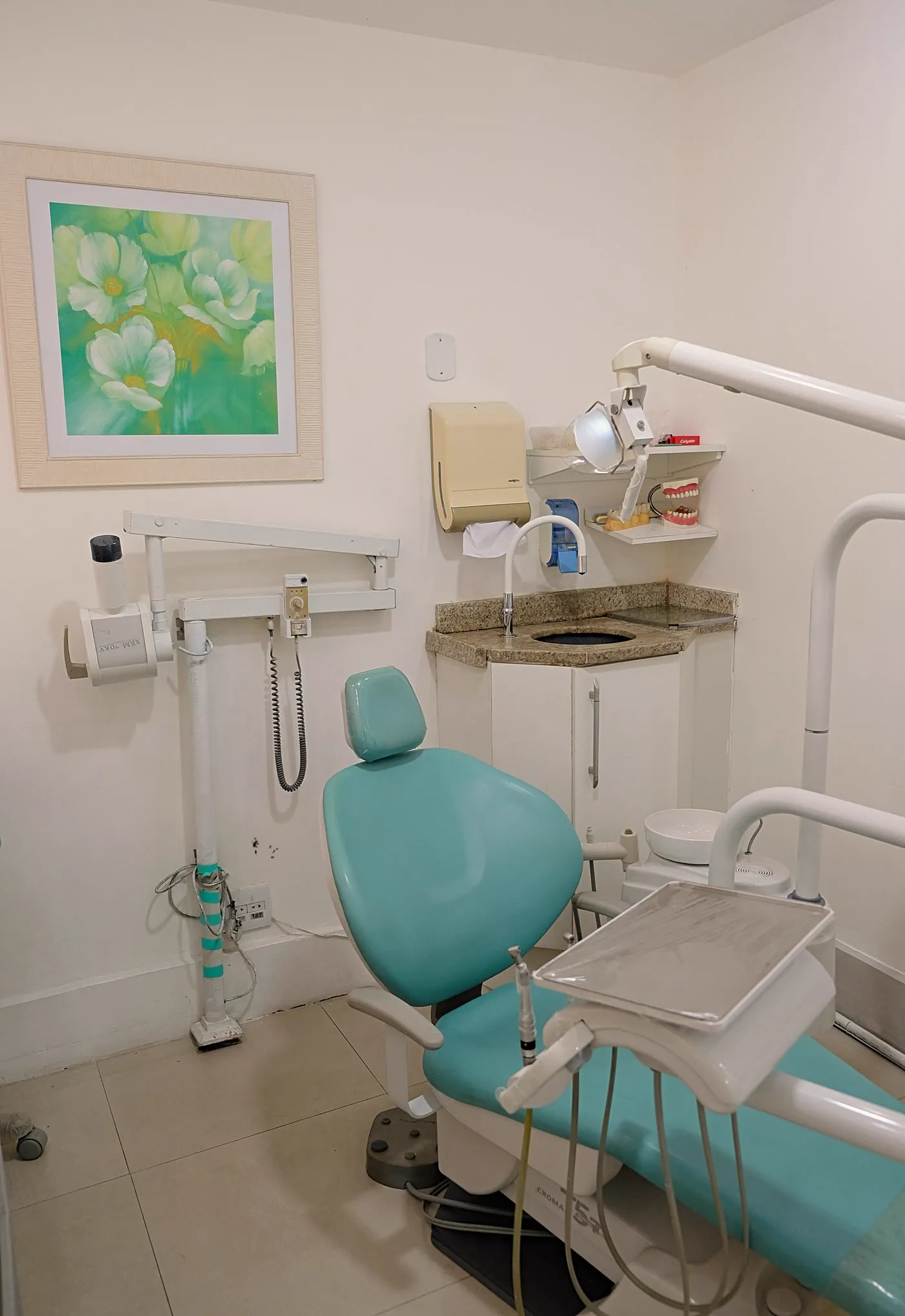 Bright, modern dental treatment room